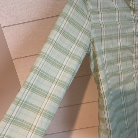 Prana Women's Anja Mint Green Longsleeve Top Sz XS Lightweight Quickdrying UPF 3 - Picture 3 of 14